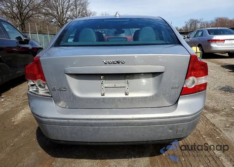 2006 Volvo S40 2.4I from USA, damaged, VIN YV1MS382462187902